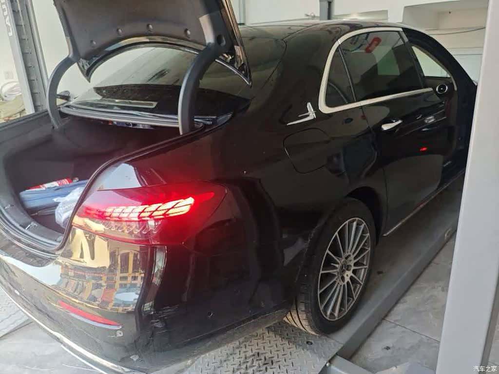 Mercedes-Benz E-Class, 2022 4