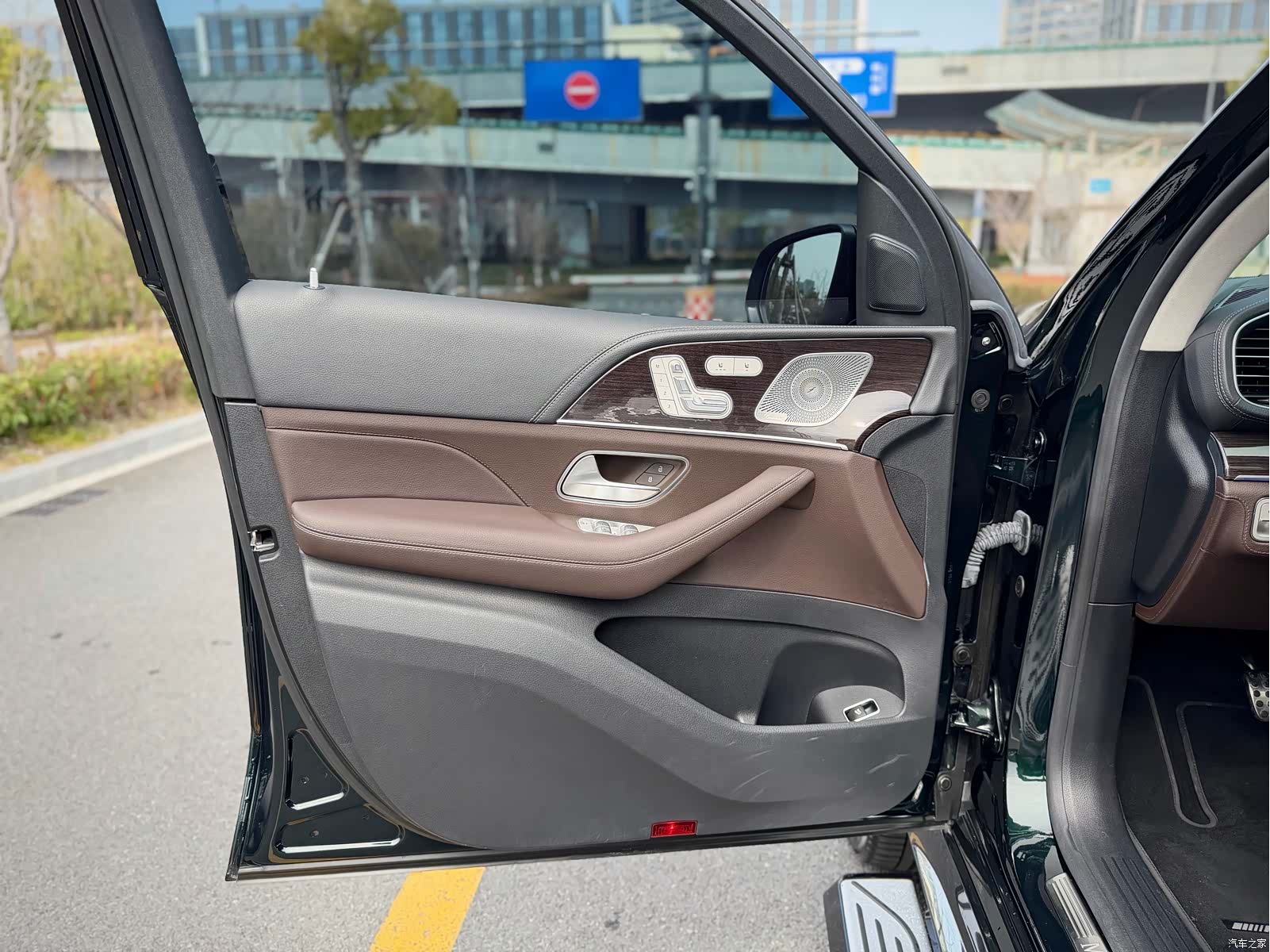 Mercedes-Benz GLS, 2023 9