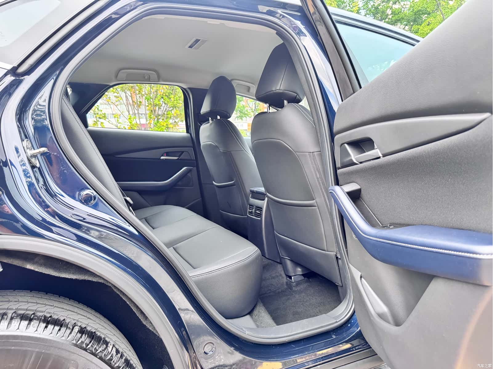 Mazda CX-30, 2022 12