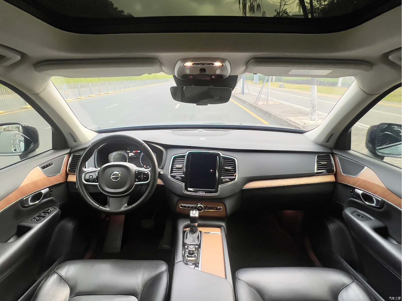 Volvo XC90, 2020 11