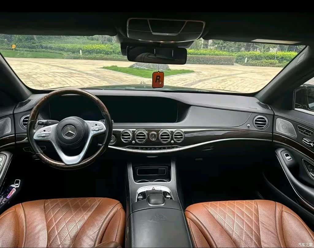 Maybach S-Class, 2020 4