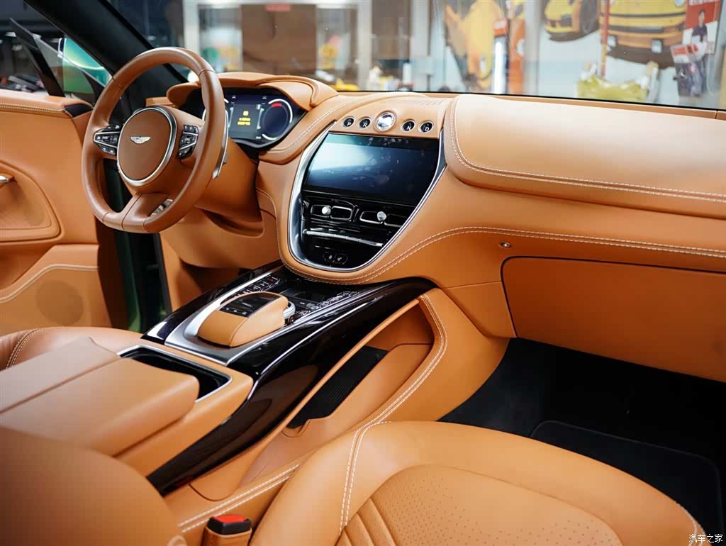 Aston Martin DBX, 2023 49