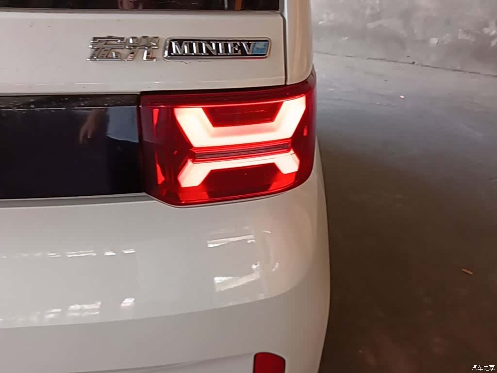 Wuling MINIEV, 2022 8
