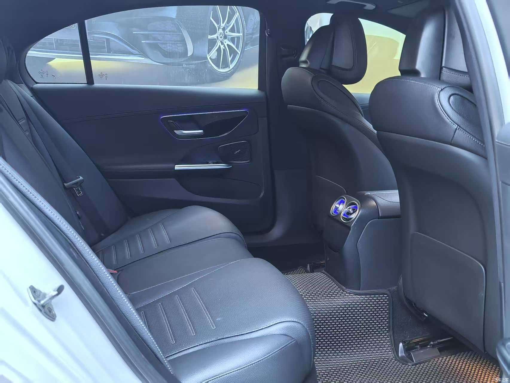 Mercedes-Benz C-Class, 2023 15
