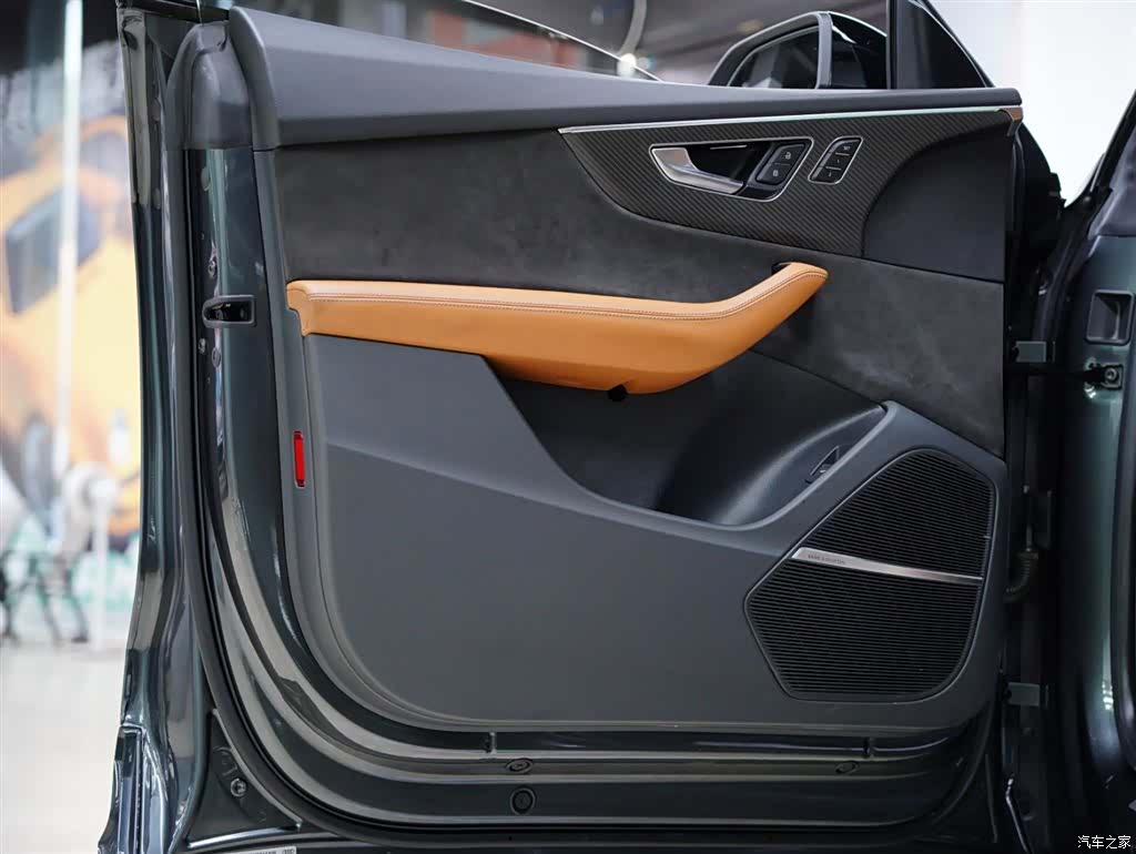 Audi Q8, 2021 32