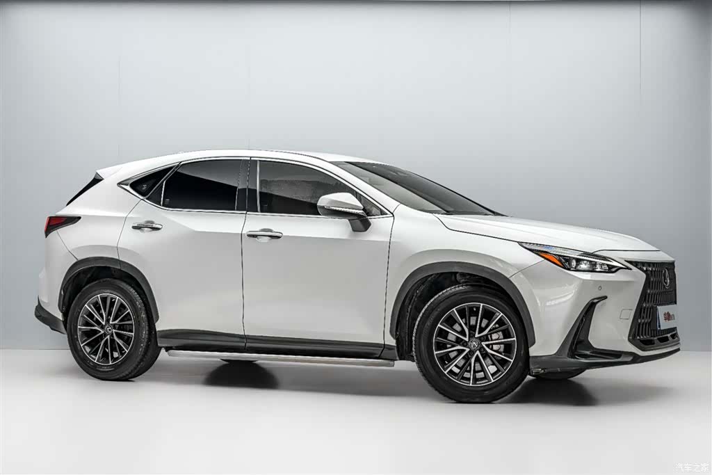 Lexus NX, 2023 3