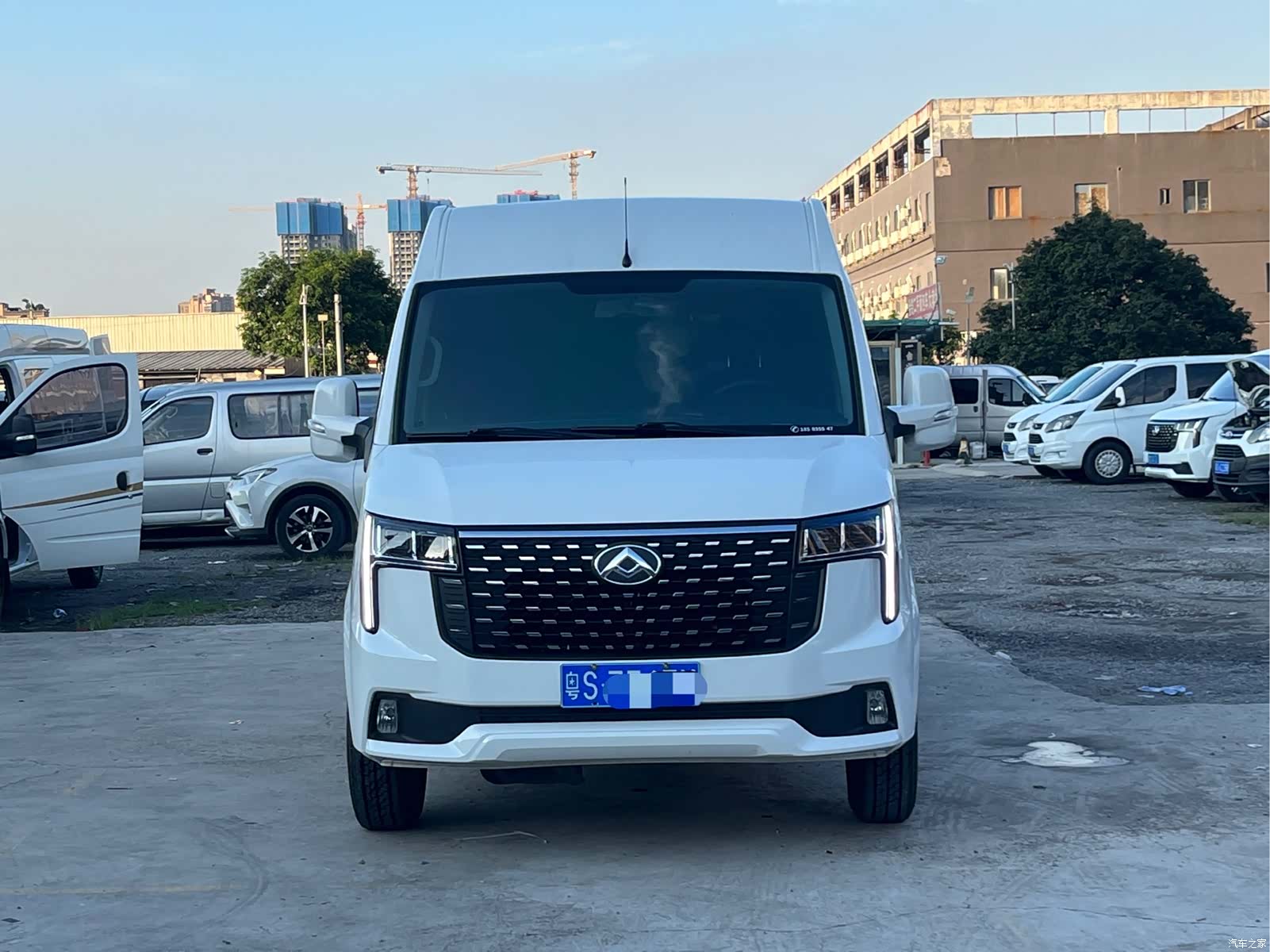 Maxus V80, 2025 2