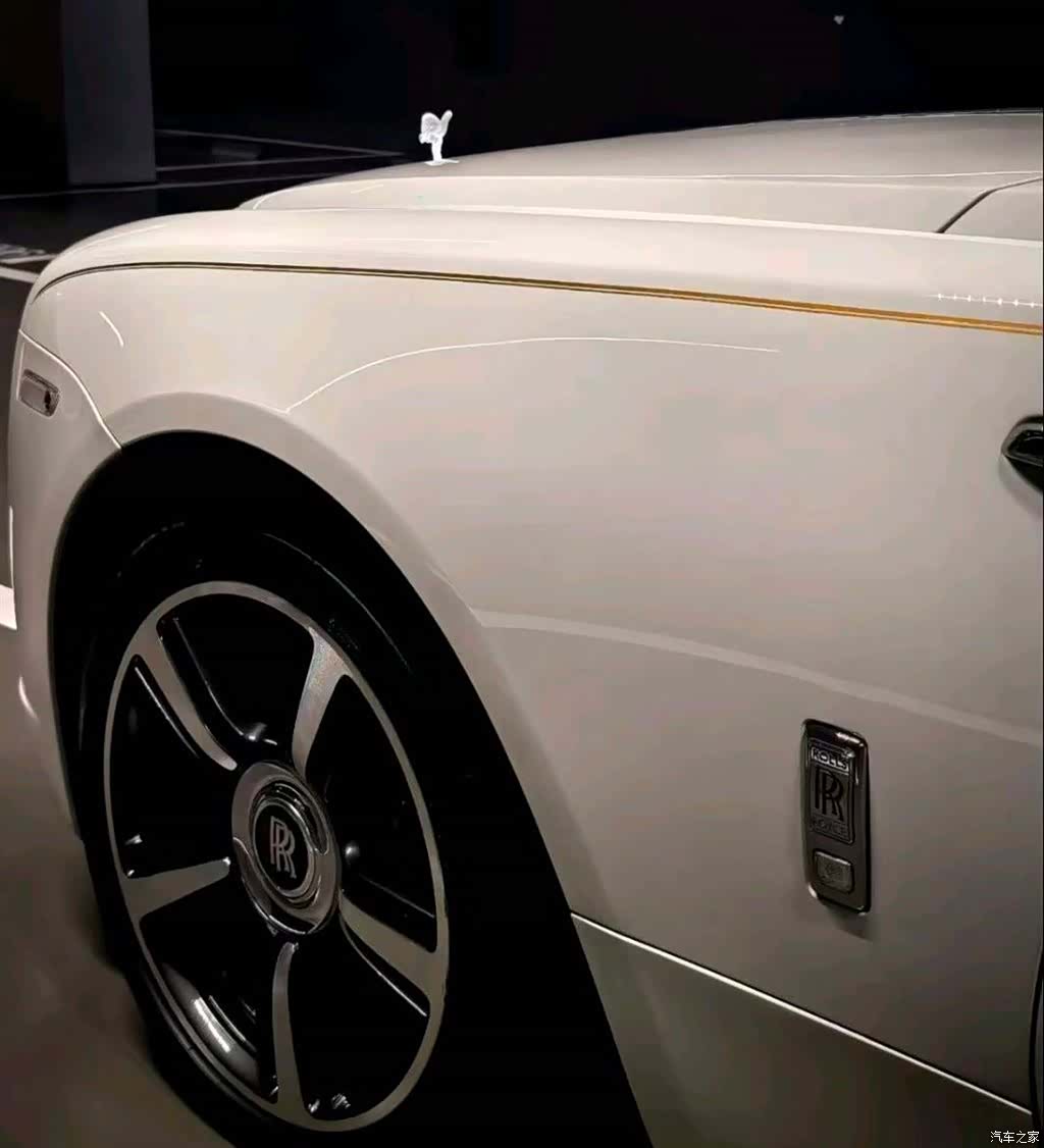 Rolls-Royce Wraith, 2015 3