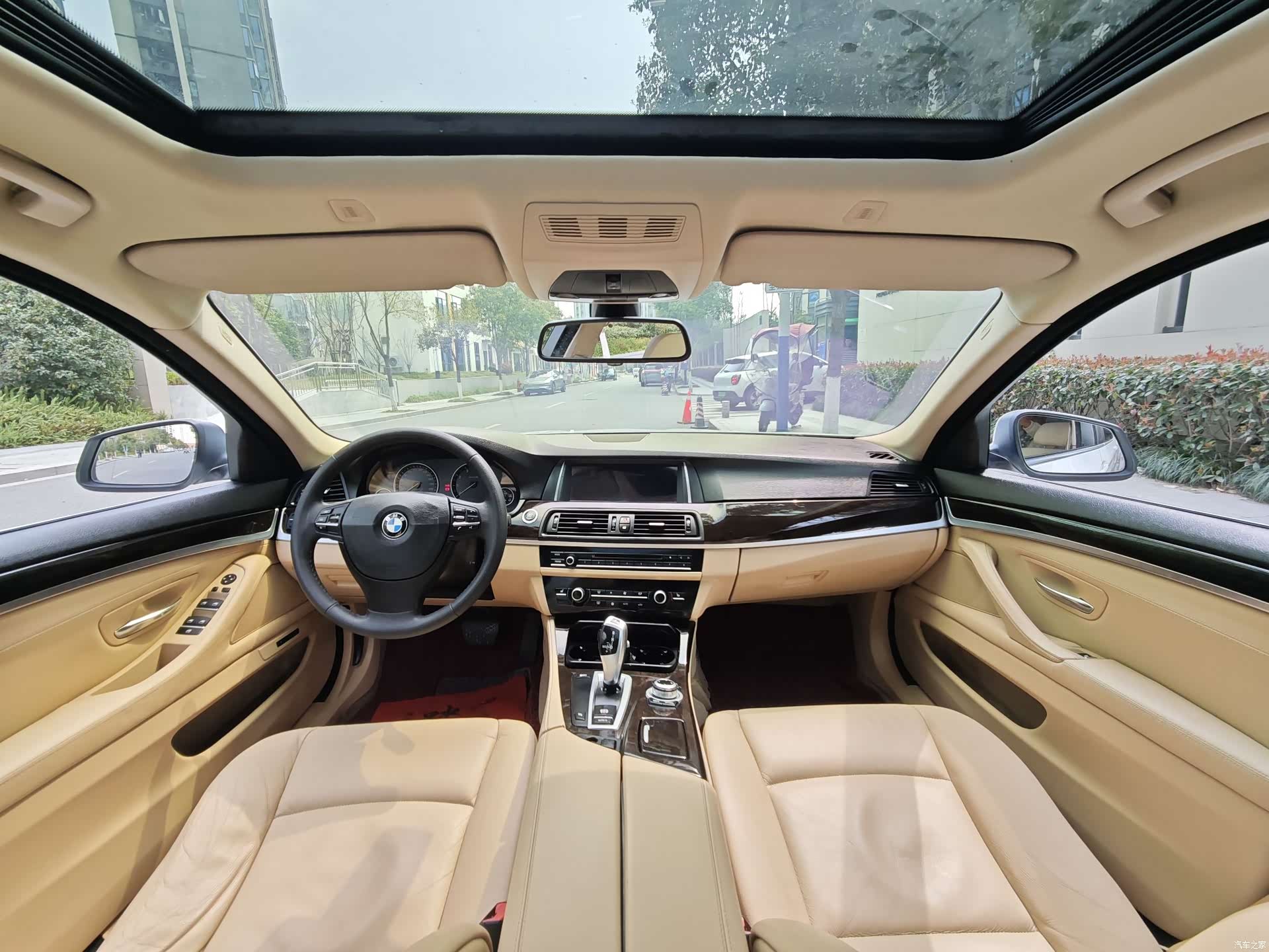 BMW 5 Series, 2012 11