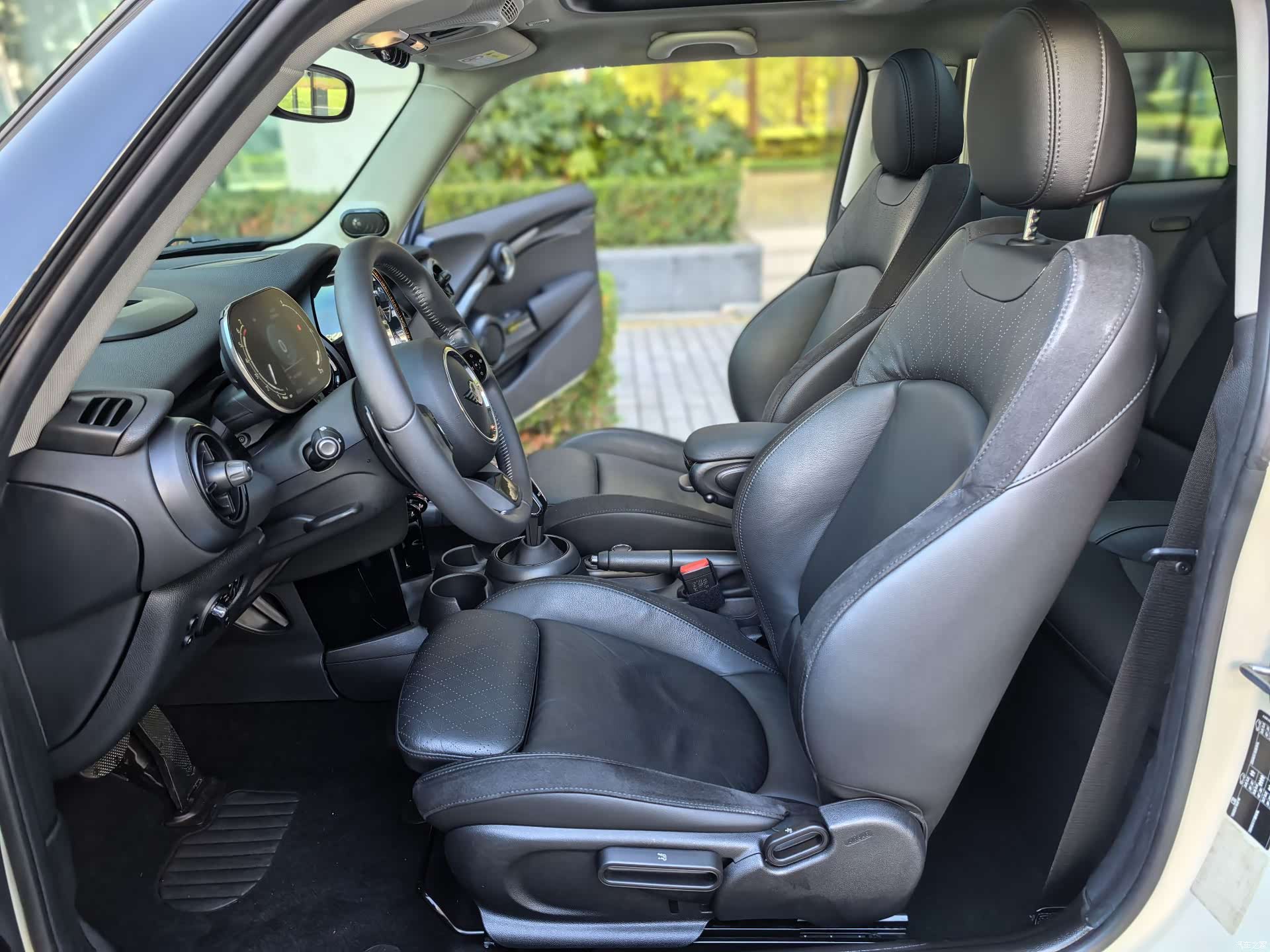Mini Cooper, 2022 32