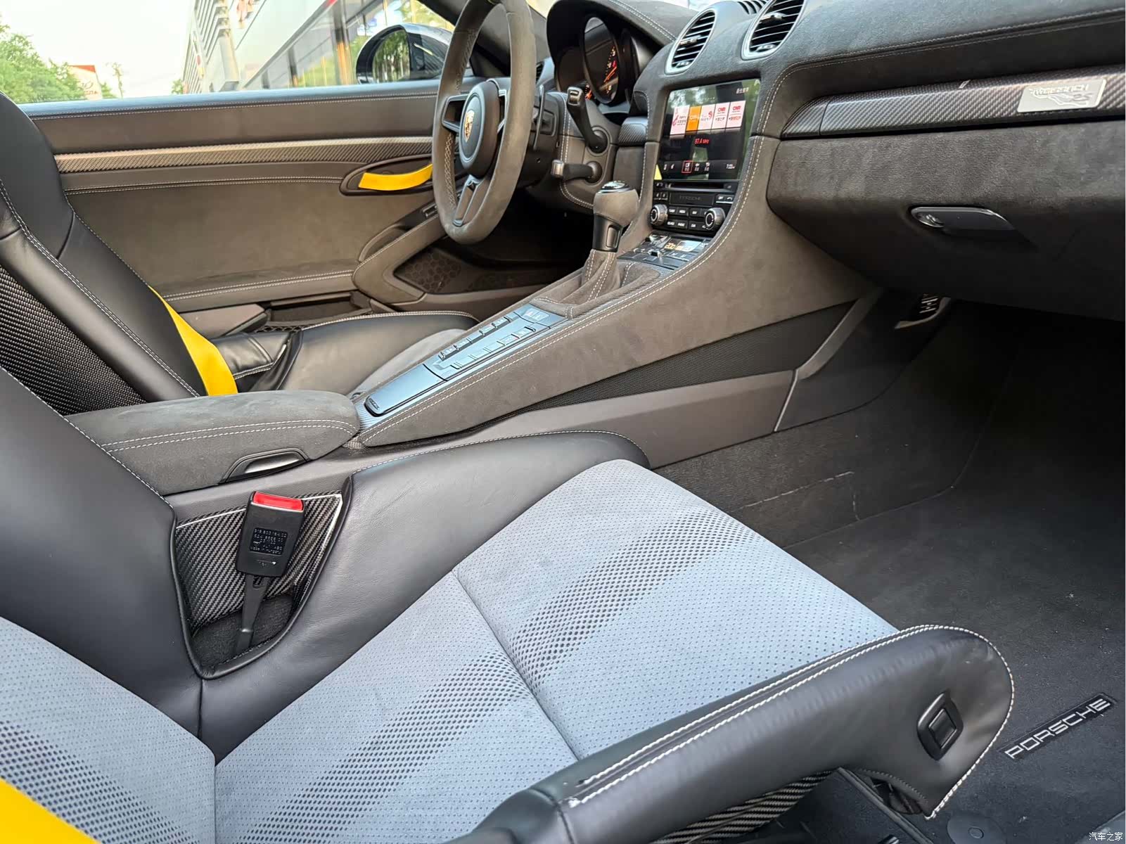 Porsche Cayman, 2024 12