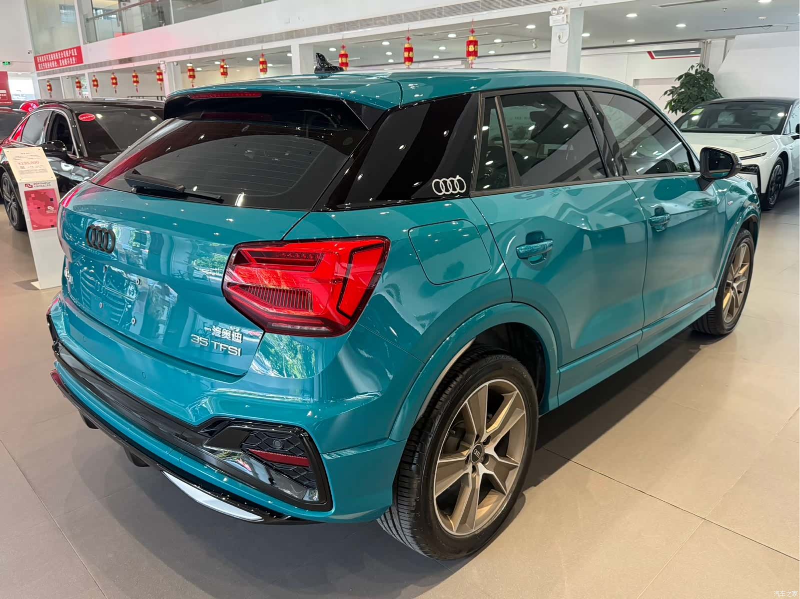 Audi Q2L, 2022 все фото