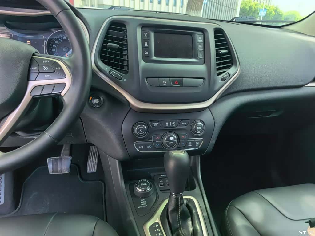 Jeep Cherokee, 2017 13