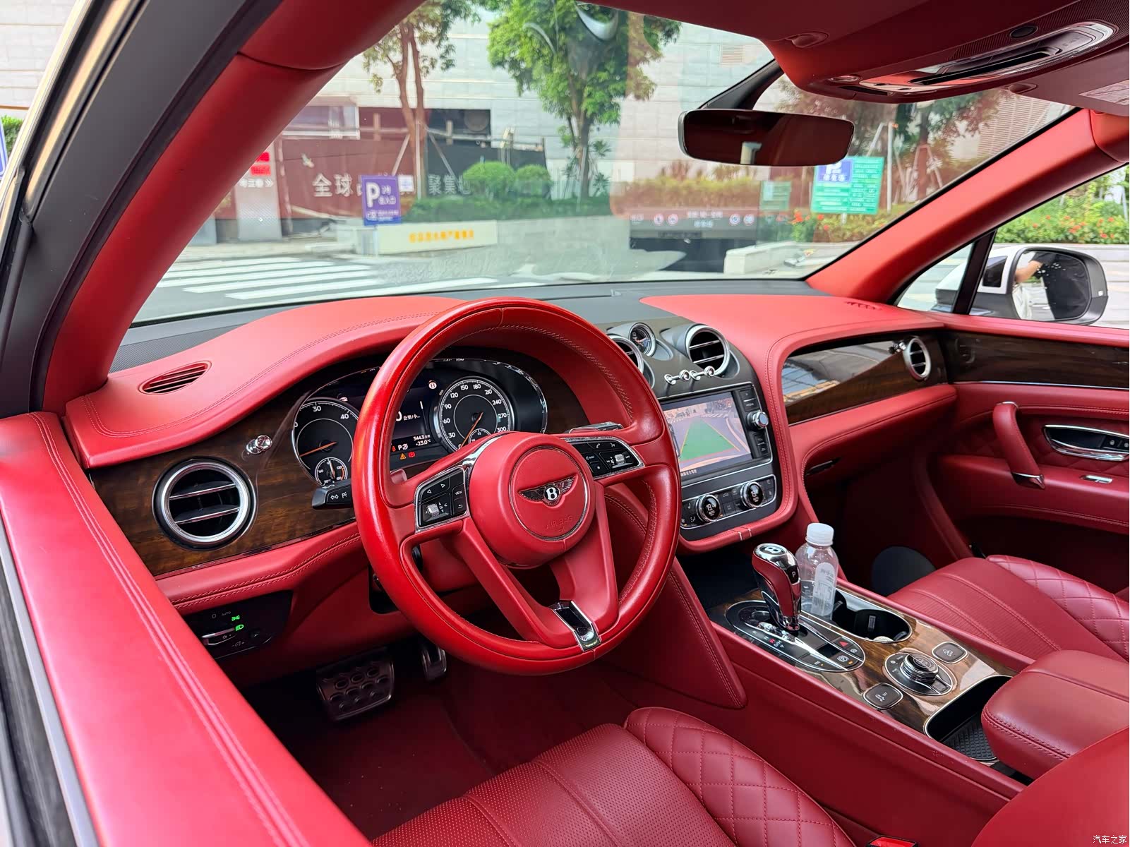 Bentley Bentayga, 2018 6