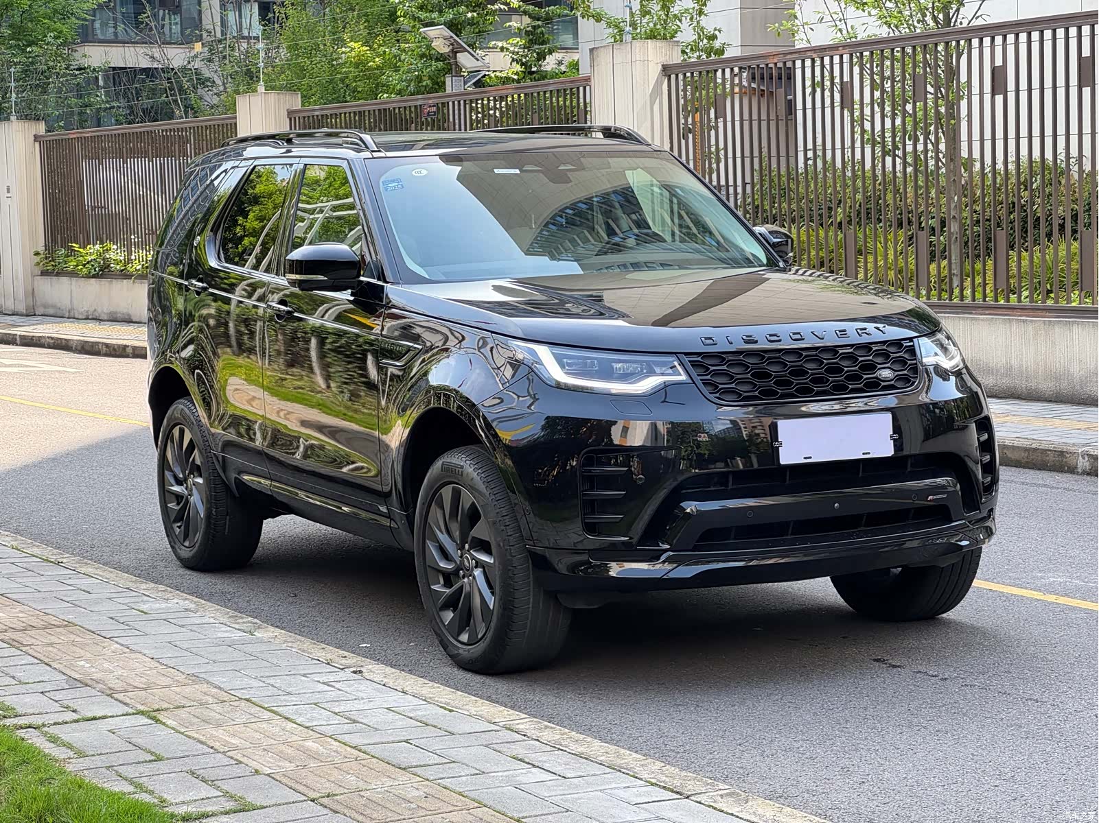 Land Rover Discovery, 2023 3