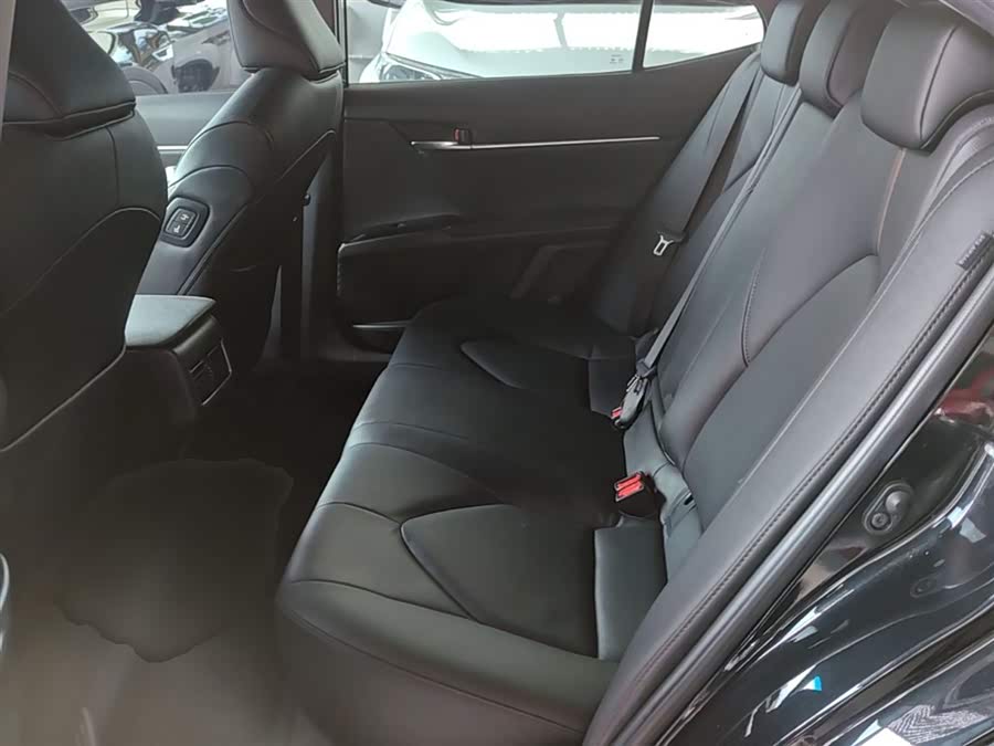 Toyota Camry 2022, фото 17