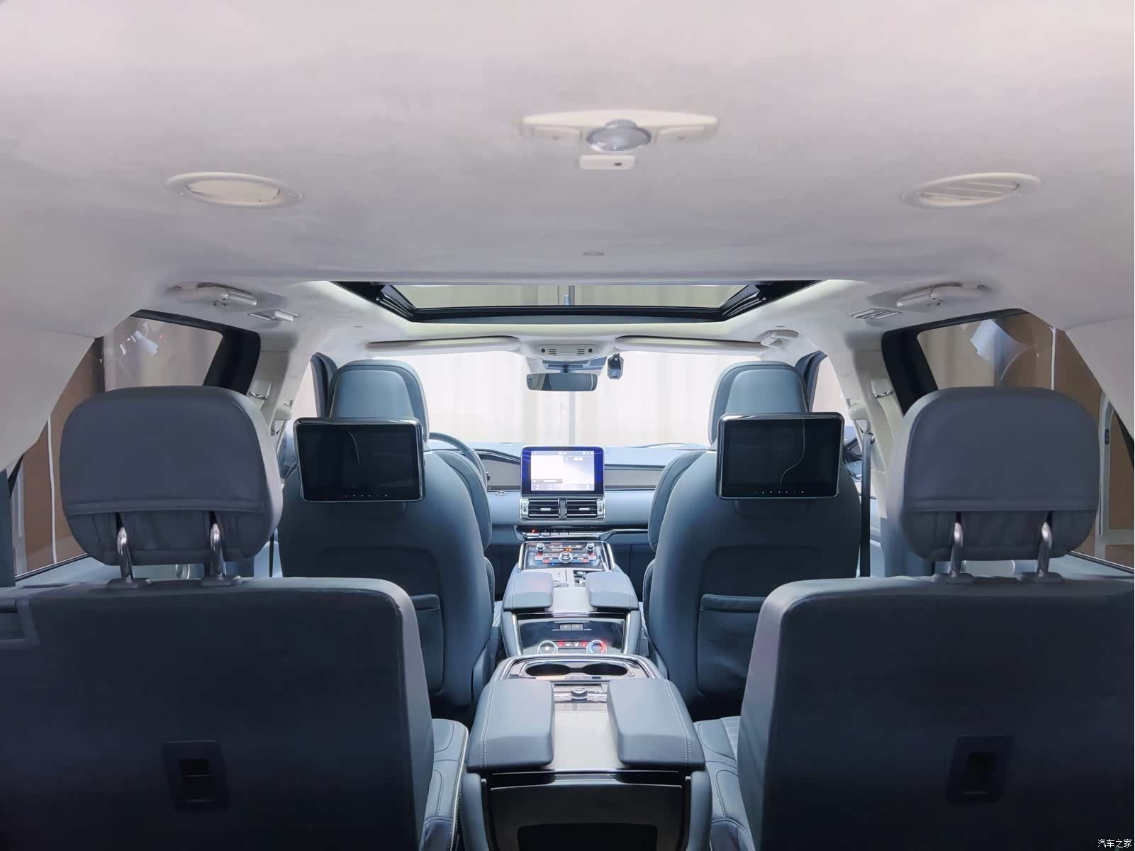Lincoln Navigator, 2021 9