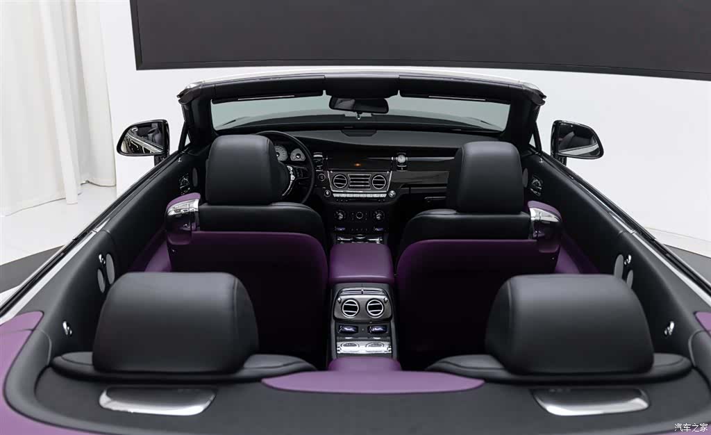 Rolls-Royce Black, 2019 13