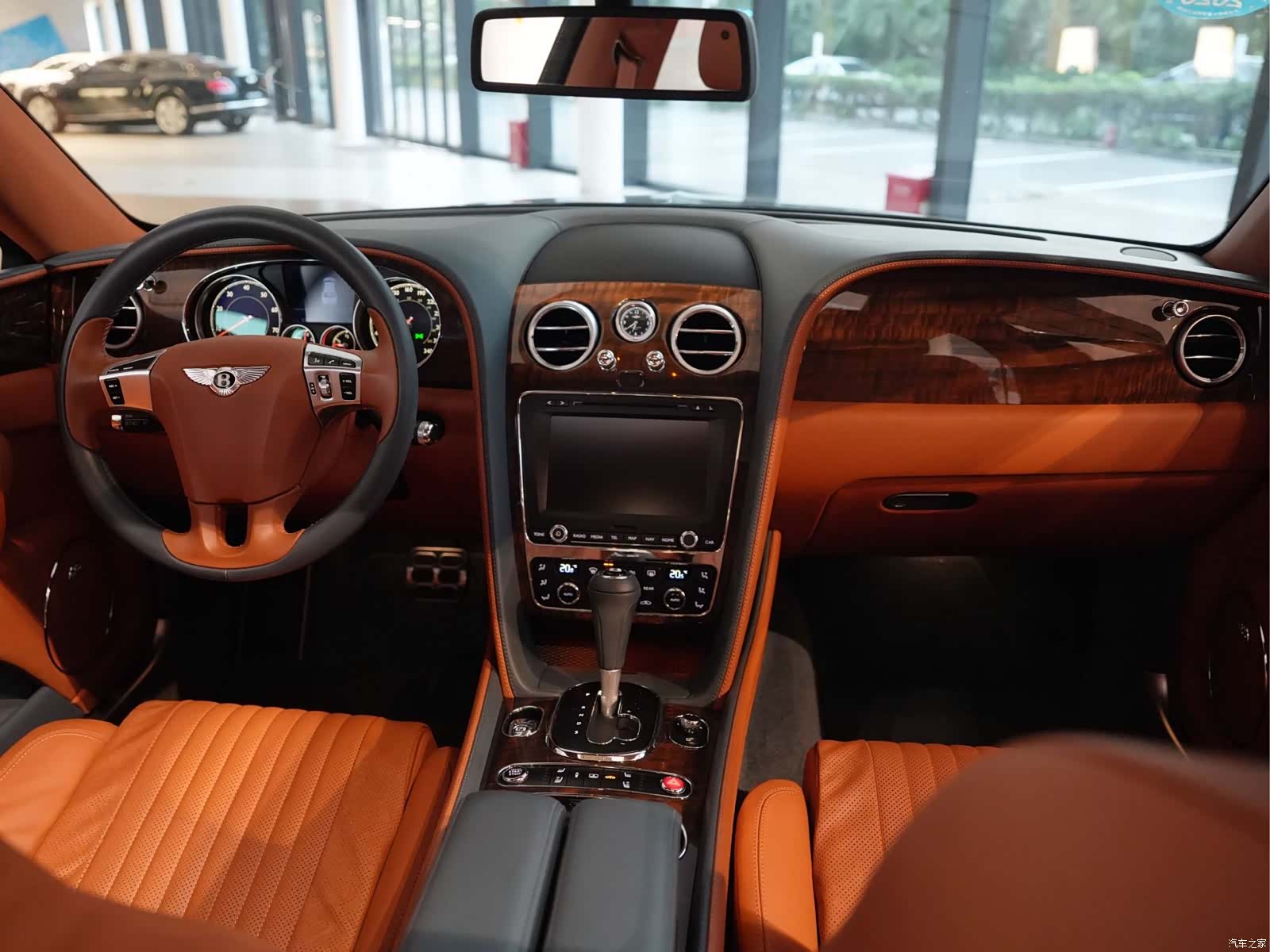 Bentley Flying Spur, 2018 все фото