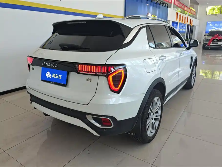 Lynk & Co 01