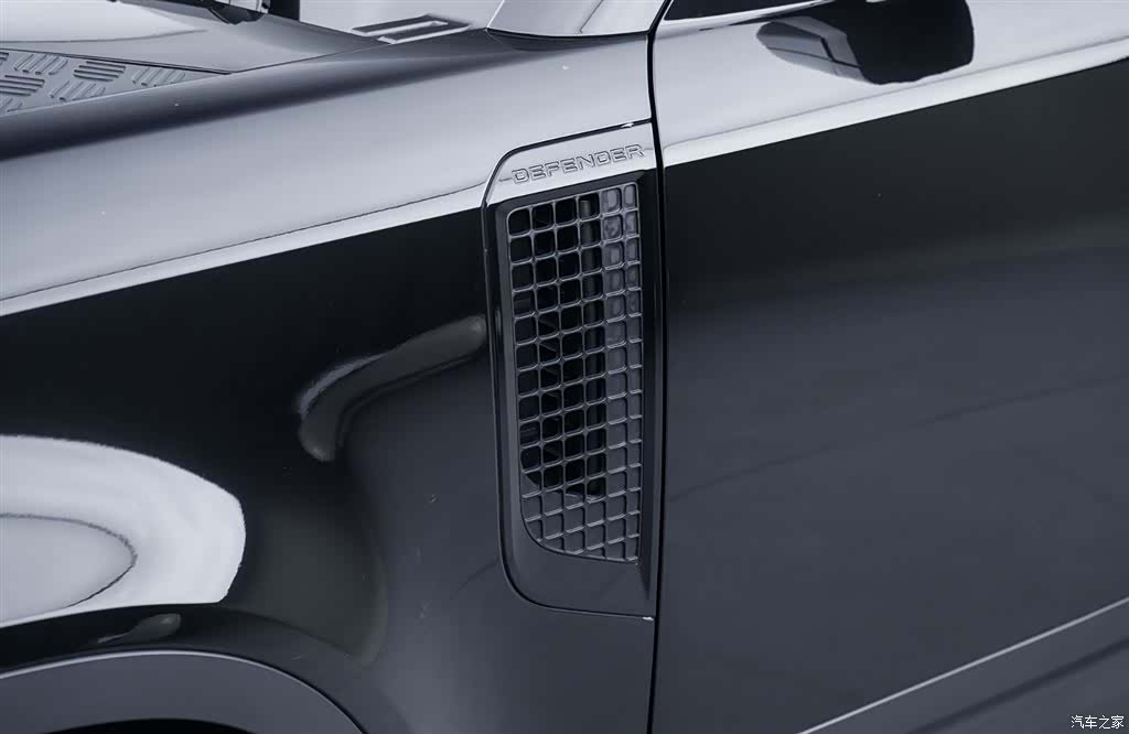 Land Rover Defender, 2023 10