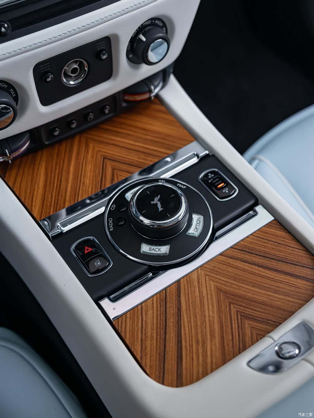 Rolls-Royce Wraith, 2017 17