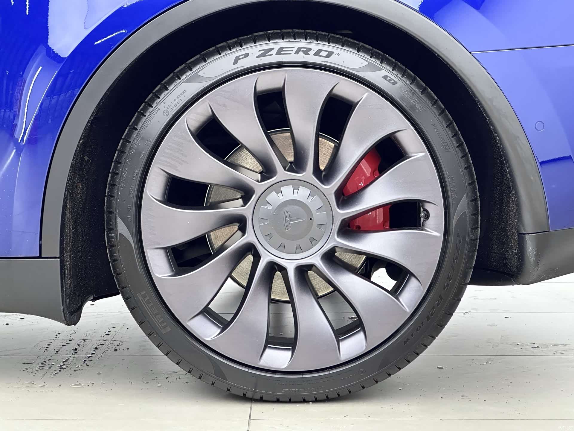Tesla Model Y, 2023 17