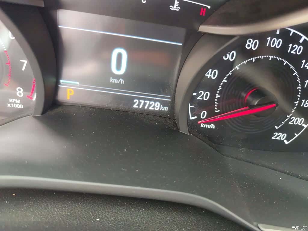 Chevrolet 320, 2022 все фото
