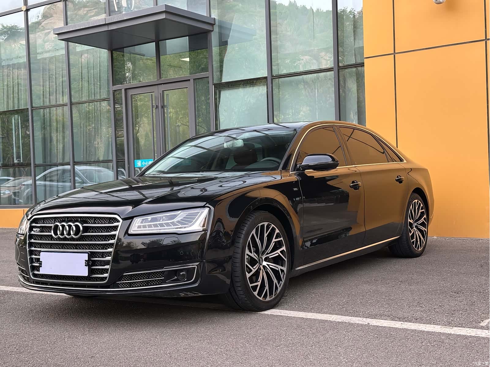Audi A8L, 2014 1