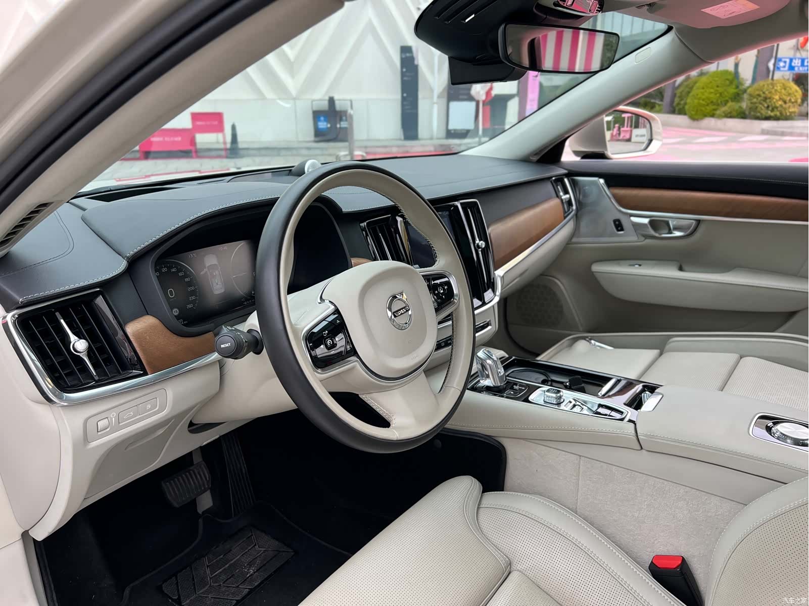 Volvo S90, 2019 9