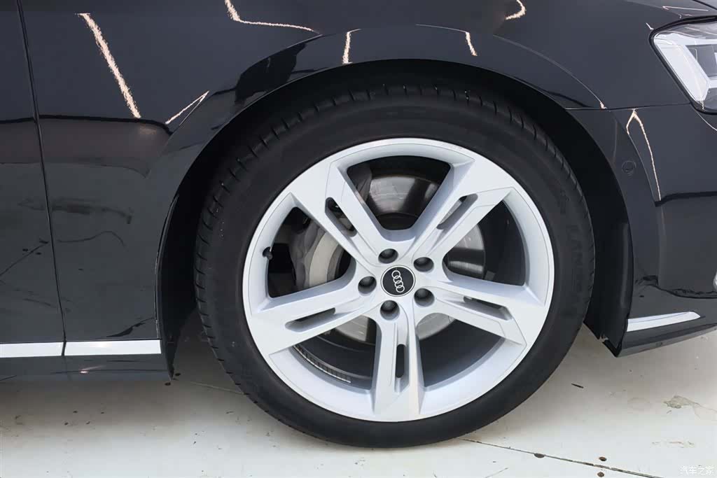 Audi A8L, 2024 13