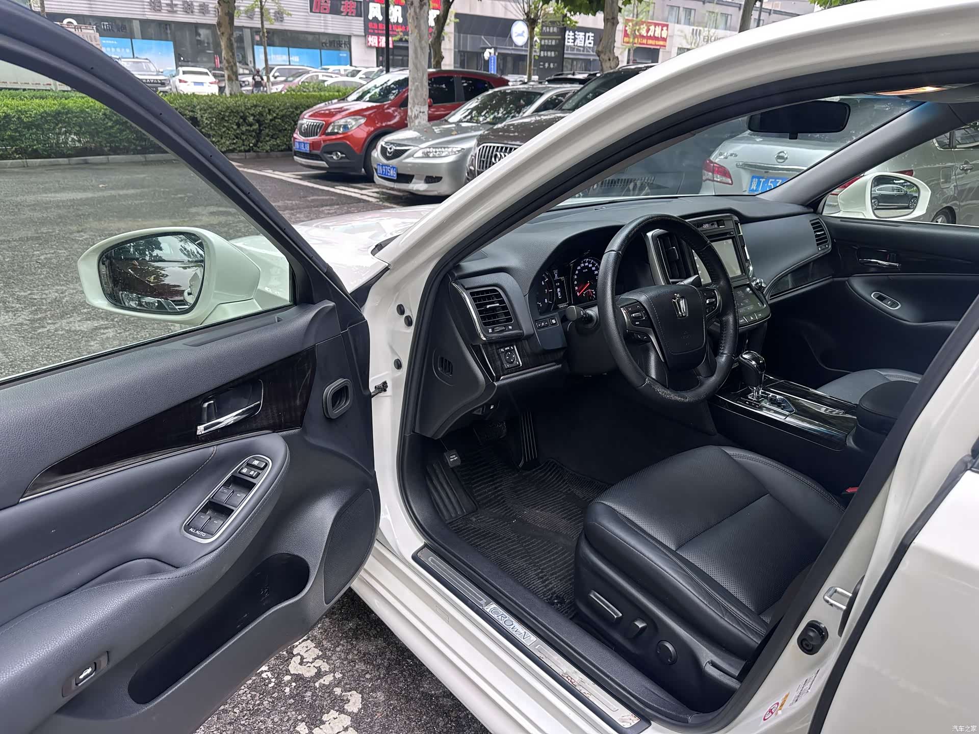 Toyota Crown, 2016 7