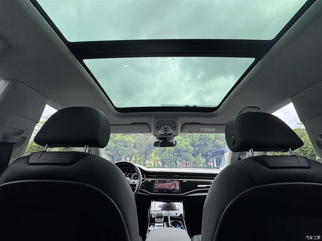 Audi Q8, 2025 23