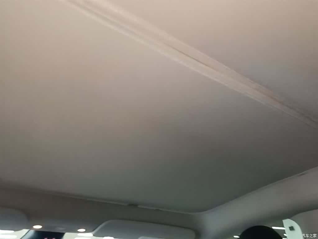 Tesla Model Y, 2023 18