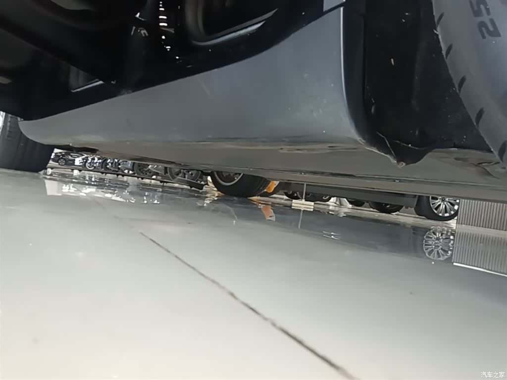 Tesla Model Y, 2023 22
