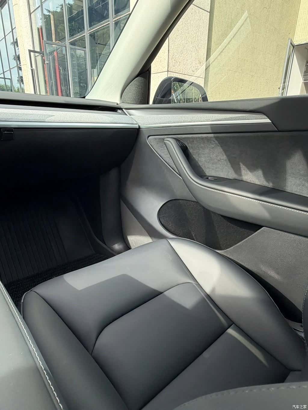 Tesla Model Y, 2023 10