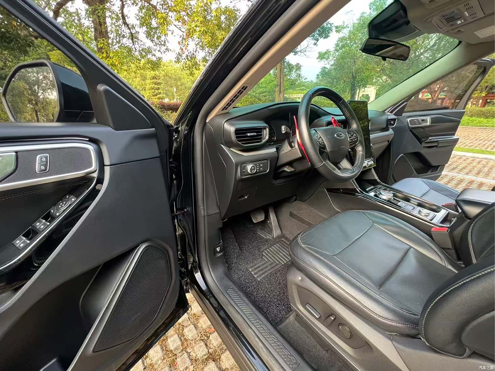 Ford Explorer, 2021 12