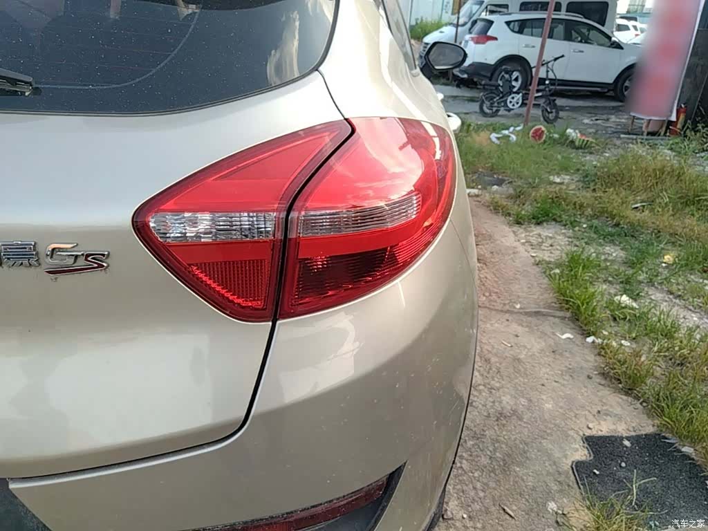 Geely Emgrand, 2017 8