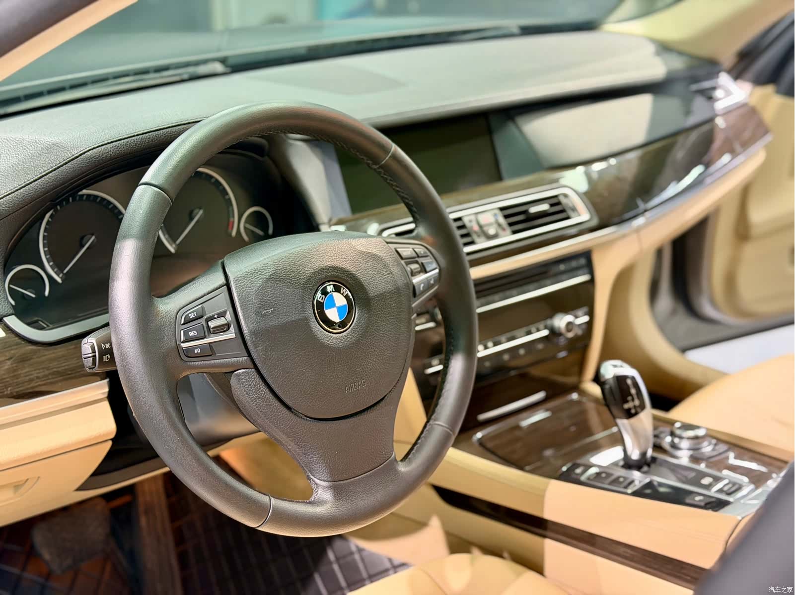 BMW 7 Series, 2012 8