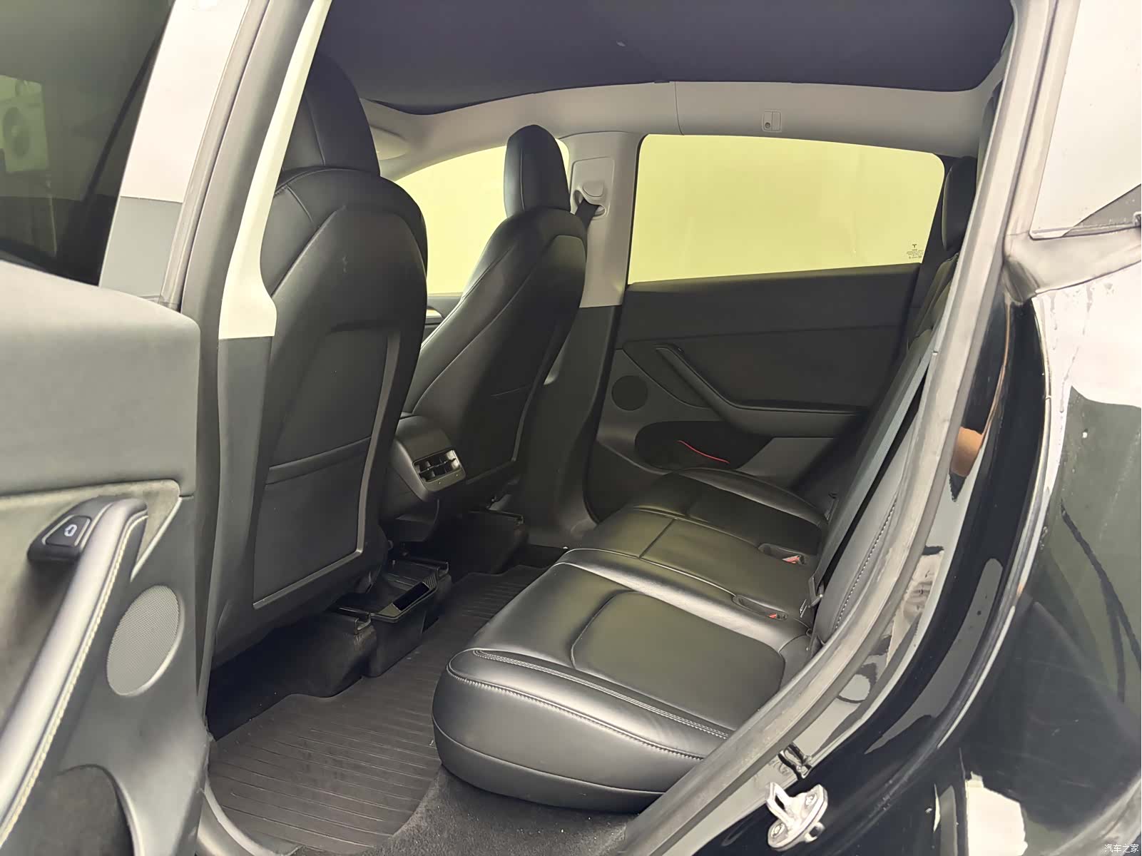 Tesla Model Y, 2022 7