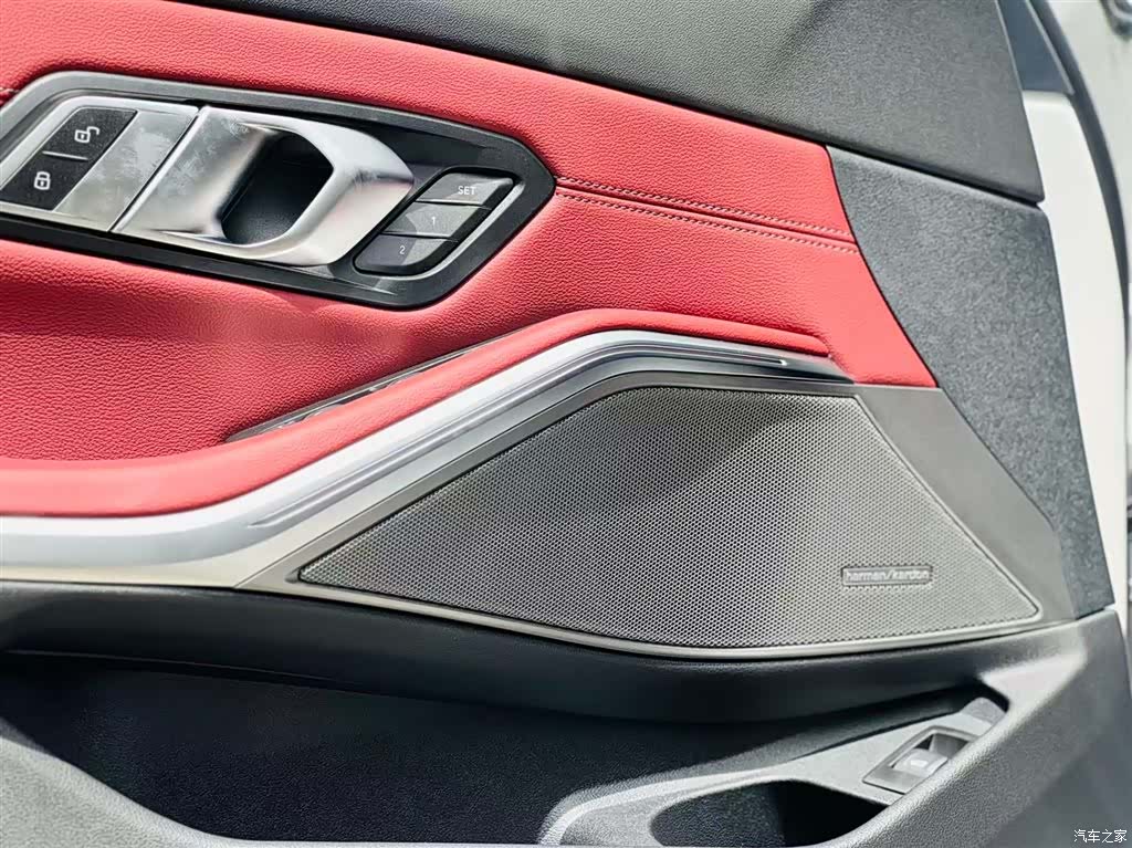 BMW 3 Series, 2025 10