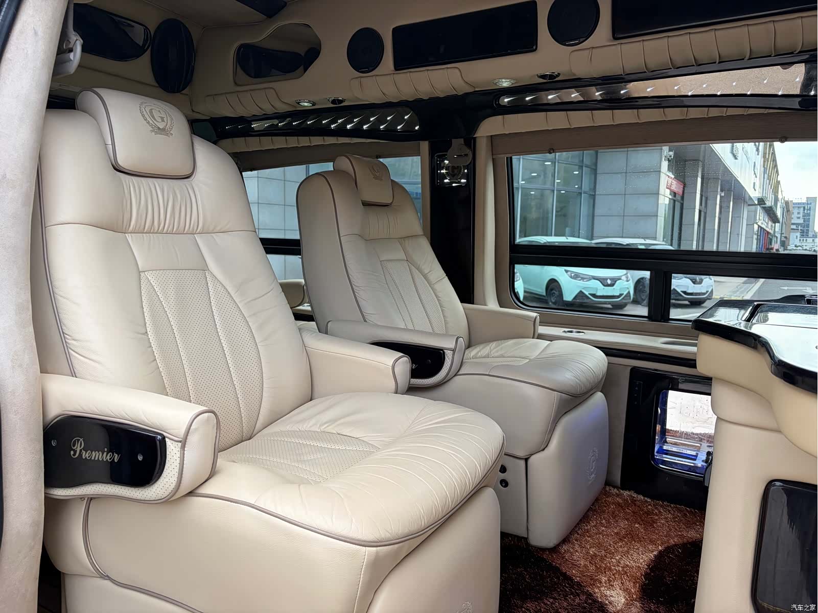 GMC SAVANA, 2012 11