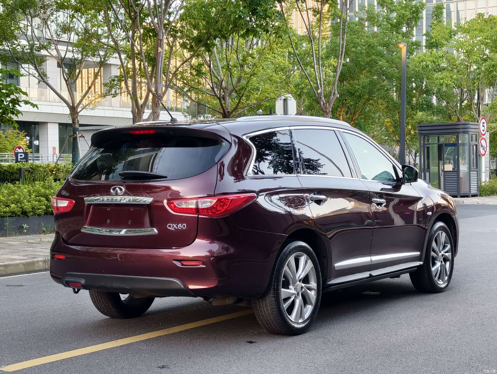 Infiniti QX60, 2014 4