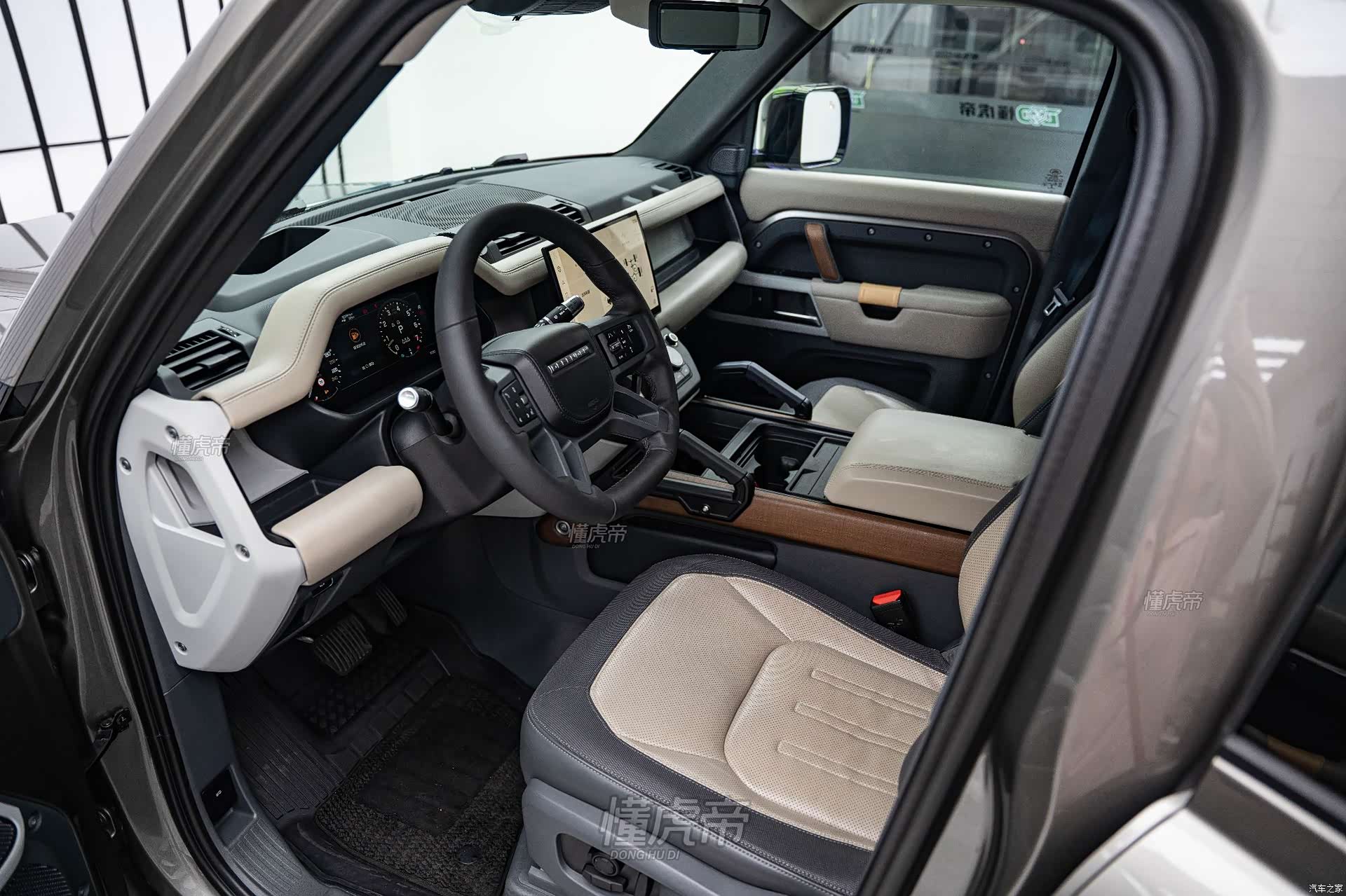 Land Rover Defender, 2021 10