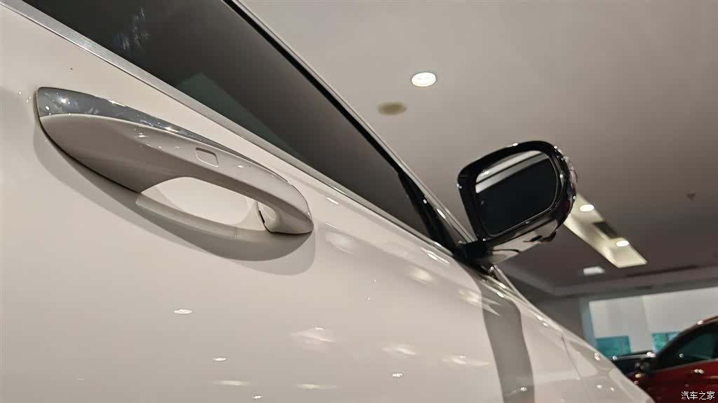 Mercedes-Benz E-Class, 2023 14