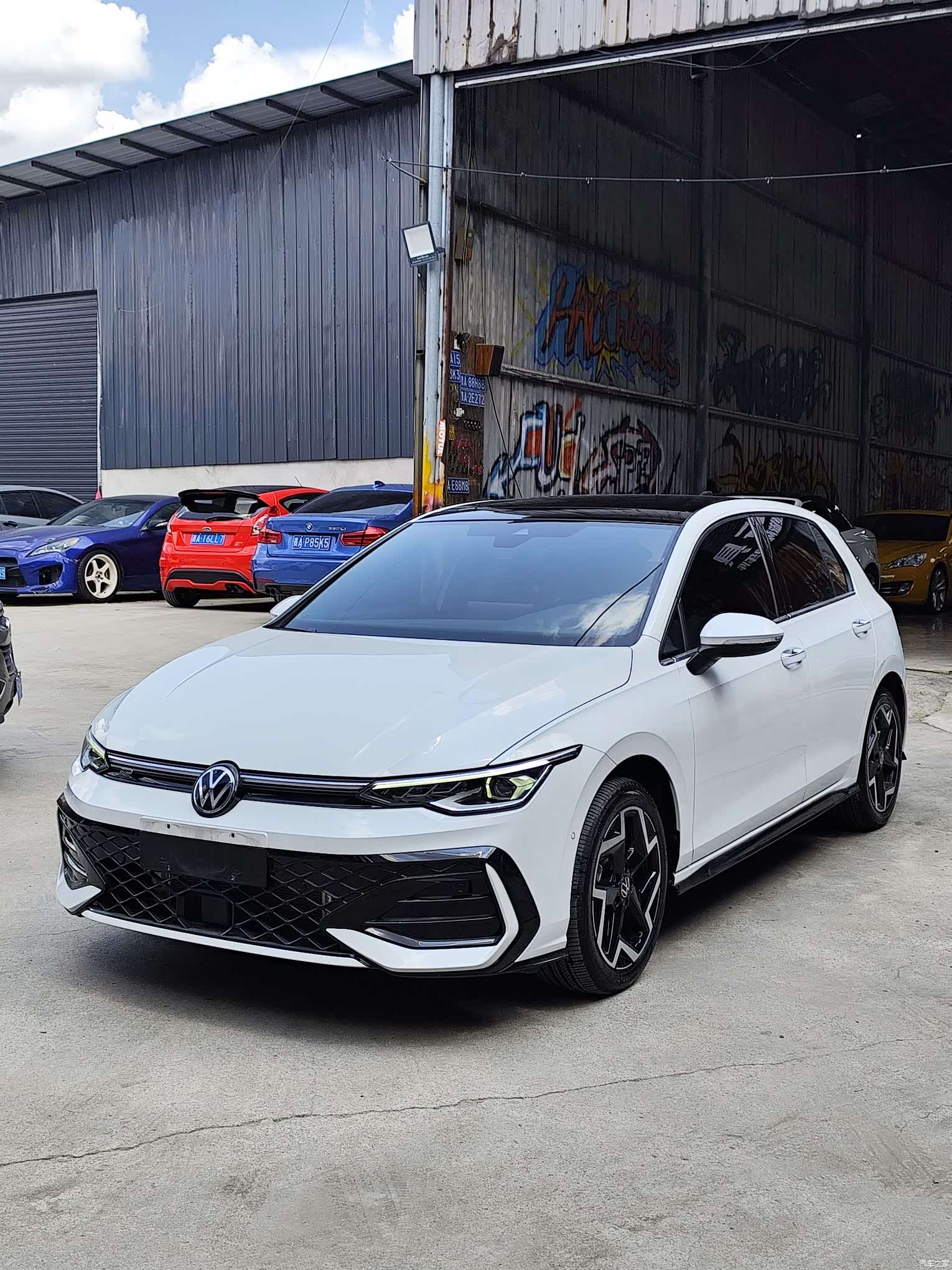 Volkswagen Golf, 2024 1