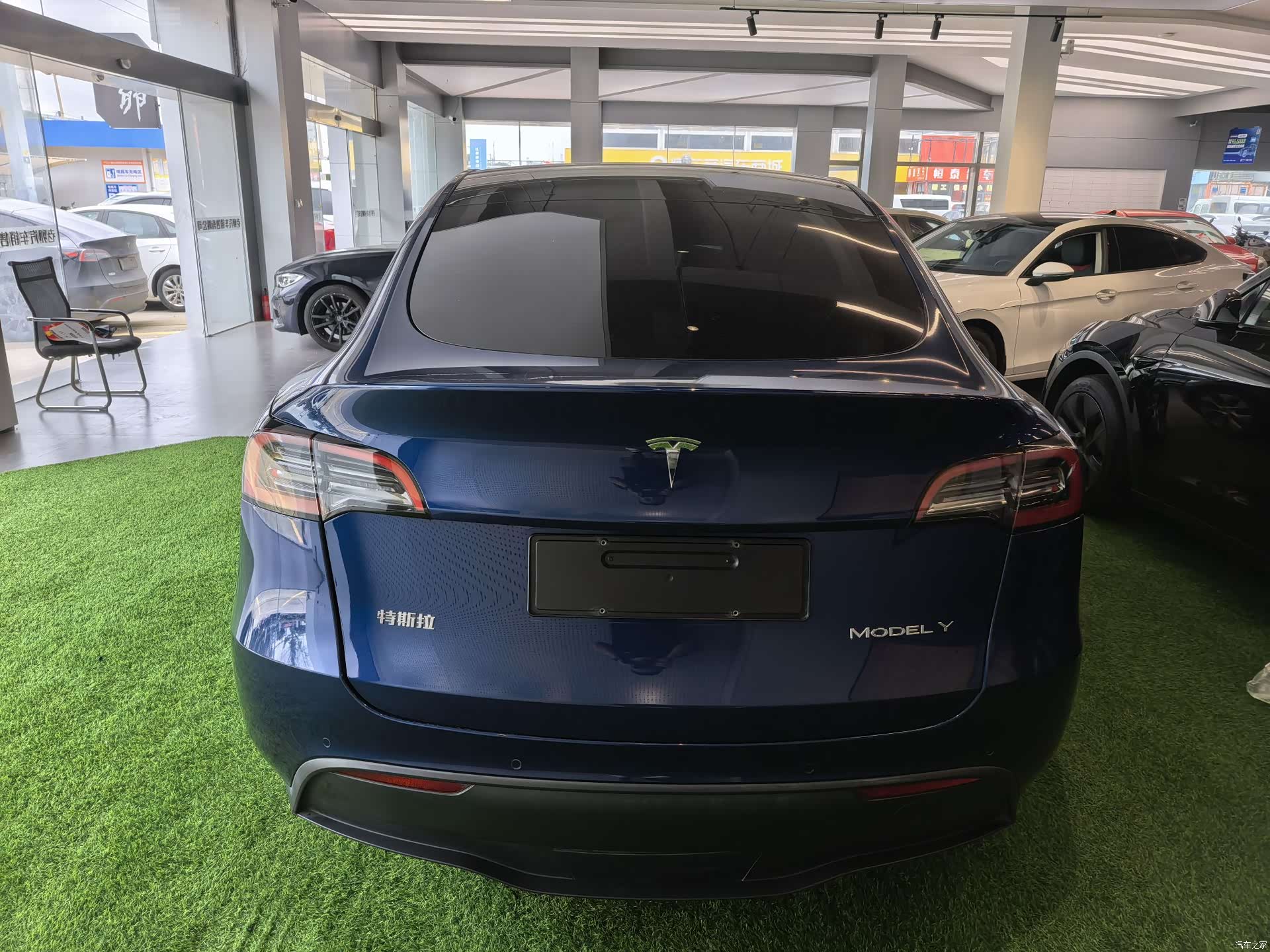 Tesla Model Y, 2022 все фото