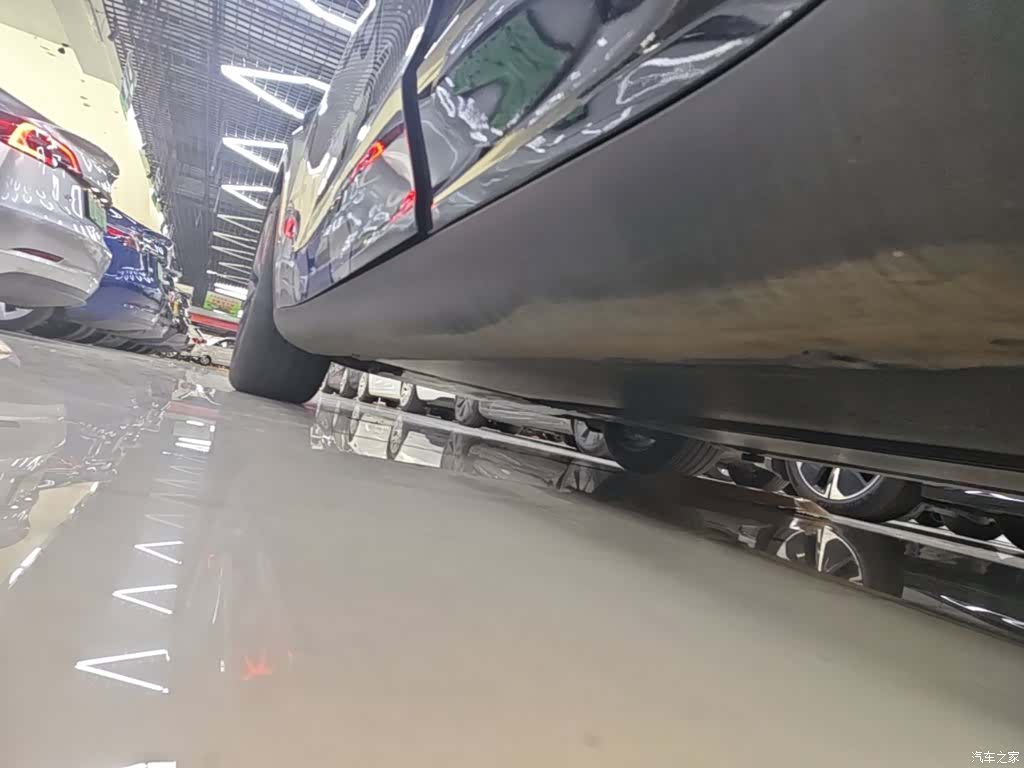 Tesla Model Y, 2024 22