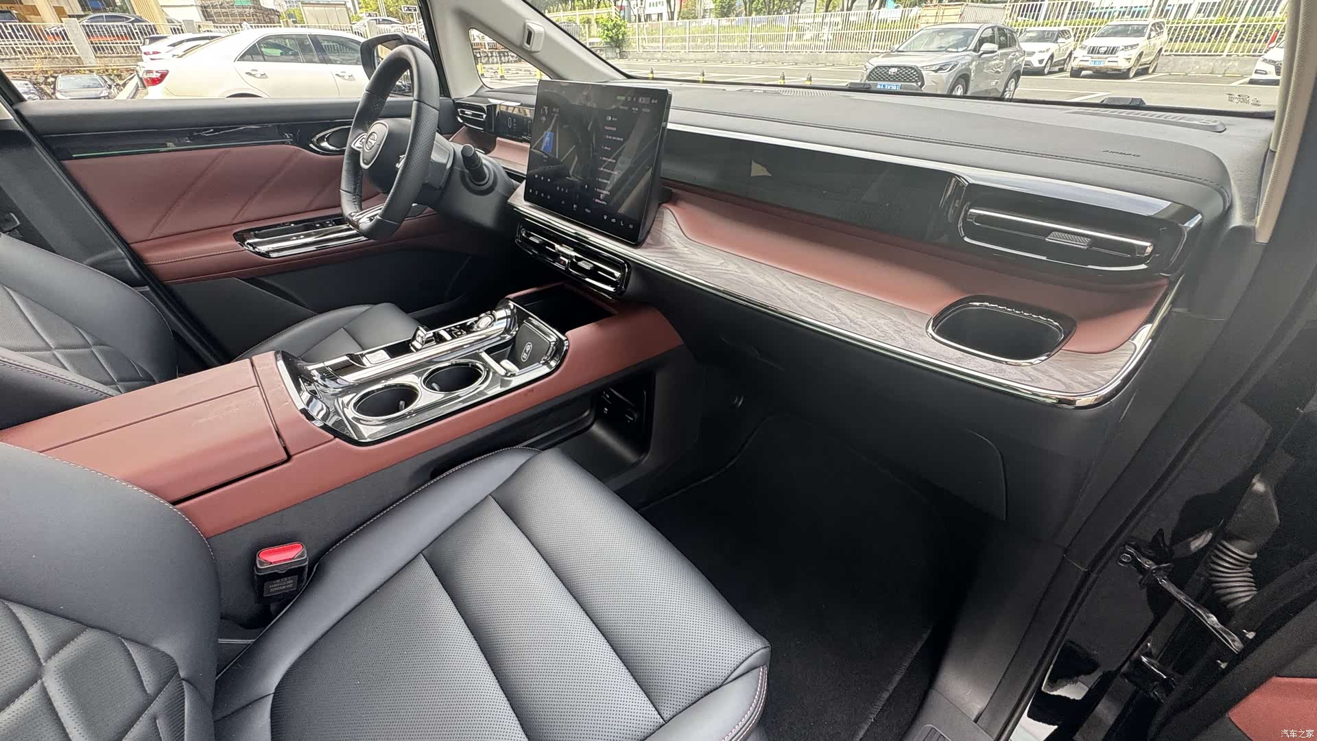 Trumpchi E8, 2024 13