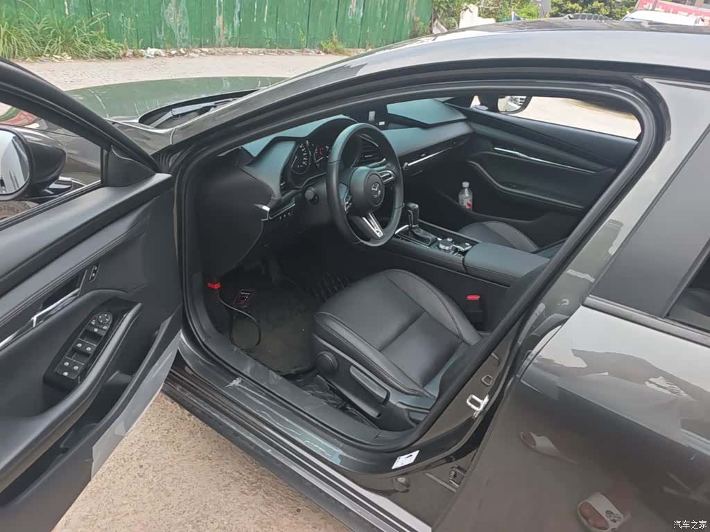 Mazda Mazda3, 2025 16